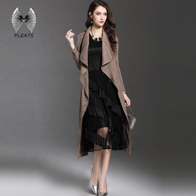 China Factory ODM Anti-Shrink Design Brown Long Woman Pleating Coat In Japan Single Yard for sale