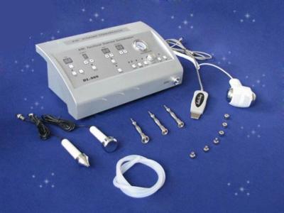 China Beauty Crystal And Diamond Microdermabrasion Machine for facial age spots, body Acne prone for sale