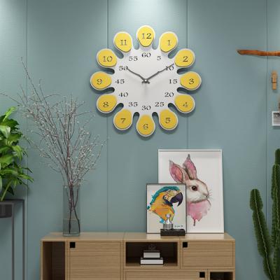 China Amazon Style Antique Factory Wholesale Best Selling Living Room Creative Wood Modern Petal Wall Clock Silent Clock for sale