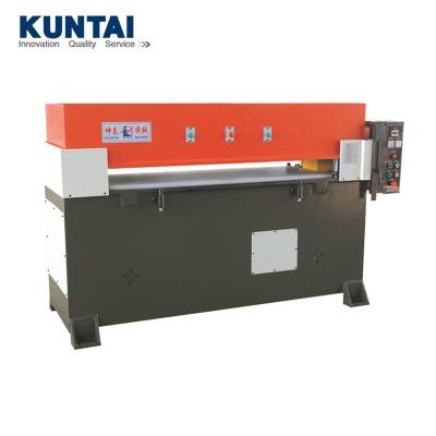 China Manual type four-column CLOTHING hydraulic cutting machine for sale