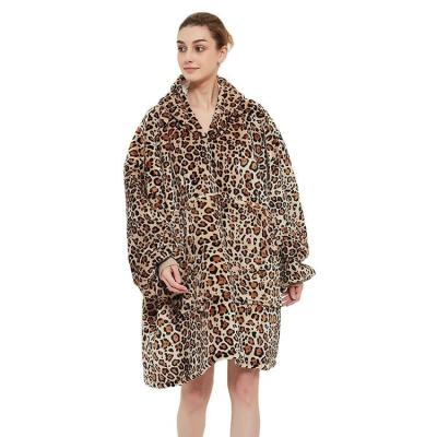 China Anti-Static Cozy Polyester Adult Sherpa Fleece Wearable Hooded Sweatshirt Oversize Fluffy Leopard Print  Blanket Hoodies for sale