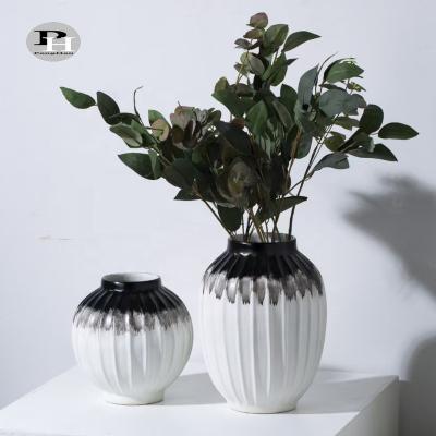 China Wholesale modern minimalist chinese style flower china style simple ceramic tabletop ceramic vase white and black vase for decor for sale