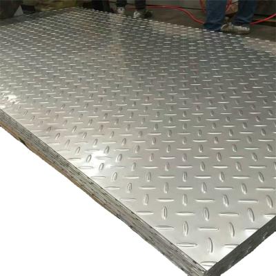 China Construction Embossed Diamond Checkered Anti Slip 304 Stainless Steel Plate for sale