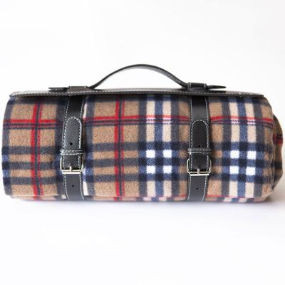 China Raincoat ; Sandproof; anti-pilling; Portable; Oxford/Fleece Picnic Blanket Recombination Flame Retardant Customized Waterproof Plaid Printed Blanket With PU Leather Fold Handle Mat for sale