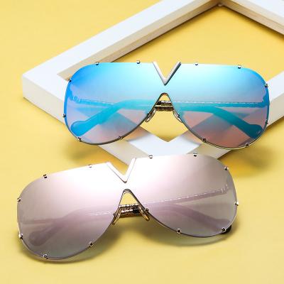 China 2021 Fashion Sunglasses Fashion Mirror Vintage Shades Designer Brand Luxury Sunglasses Women Sunglasses Men Driving Eyewear for sale