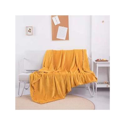 China Wholesale Custom Folded Luxury Polyester Tassel Flannel Blanket 100% Super Soft Super Soft Throw Blanket For Winter for sale