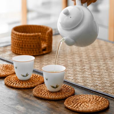 China Sustainable Home Choice Vietnam Rattan Eco-Friendly Handmade Woven Coasters With Case Rattan Cup Holders for sale