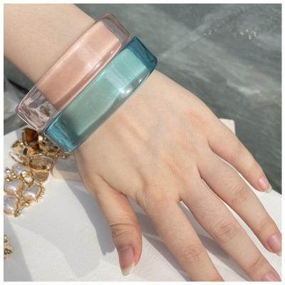 China 2023 CLASSIC colorful transparent cuff bangle bracelet colorful resin acrylic geometric irregular open bracelet for women jewelry for sale