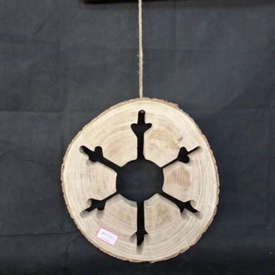 China Europe Hanging Round Driftwood Snowflake Patterns Wooden Christmas Decorations for sale