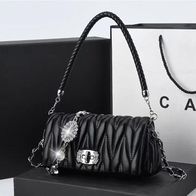 China Luxury Rhinestone Designer Niche Brand Flip Ladies Bag Fashion Pu Embroidery Pleated Cloud Bag Chain One Shoulder Armpit Bag for sale