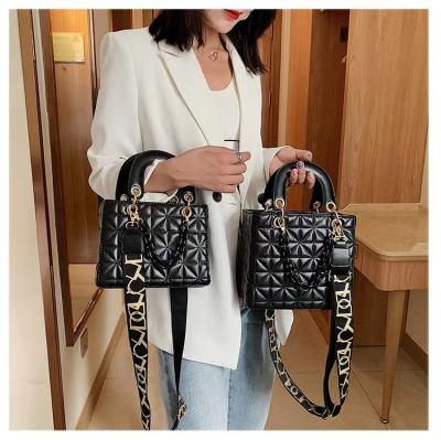 China 2022 Hot Selling Insti Fashion Diamond Bag Women's Purse Women's Mini Shoulder Messenger Bags Woman Bag for sale