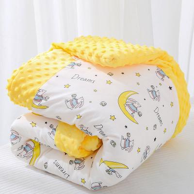 China 110*140 Autumn Winter Gauze Cotton Polyester Dota Minky Crib Cot Soft Warm Covering Baby Kids Baby Quilt Anti-Static Factory Direct Supply for sale