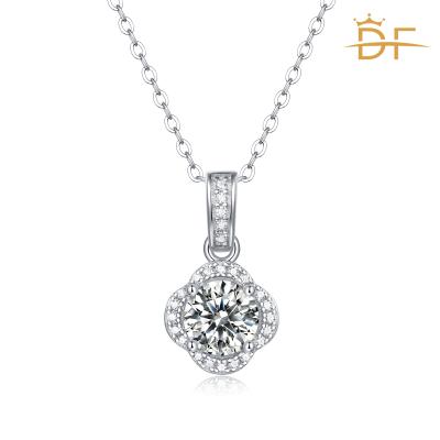 China FASHIONABLE Hot Selling Claw Setting Moissanite Silver Flower Diamond Pendant Necklace for sale