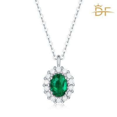 China FASHIONABLE Silver Culture Women Emerald Pendant Necklaces Luxury Green Emeralds for sale