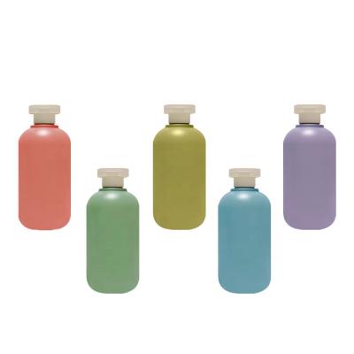 China Refillable Cosmetic Plastic Bottle With Screw Cap 300ml Empty Shampoo Refillable Packing Lotion Bottle for sale