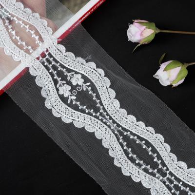 China Yanzi Factory Direct Selling Bridal Lace Fabric Viable Beaded Lace Trim Bridal Dresses Embroidery Lace Trim for sale