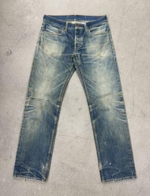 China Light Wash Jeans With Heavy Fading And Whiskering For A Rugged Vintage Look for sale