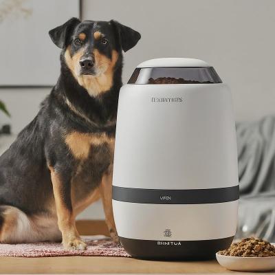 China All Season Smart Pet Feeder Timing / Remote Feeding For Multiple Room Spaces for sale