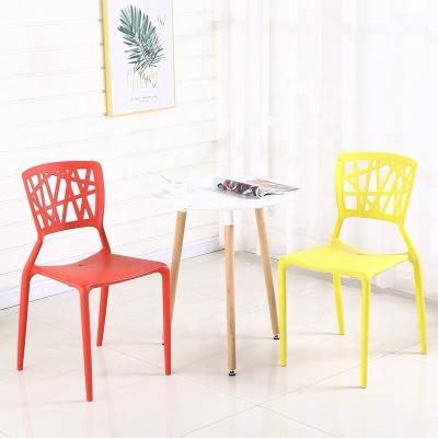 China High Quality Hot Selling Modern Outdoor Furniture Garden Plastic Chairs Love Wedding Chair Plastic for sale