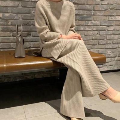 China Anti-Wrinkle Tongsheng Designer Winter Luxury Wool Custom Cashmere Cotton Knit Sweater 2 Piece Set Striped Women Knit Sweater Two Piece Set for sale