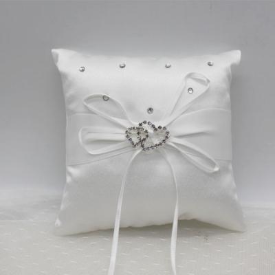 China Hot Selling Crystal Pearl Lace Wedding Heart Ring Luxury Pillow Double Pillow for sale