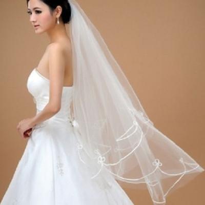 China Hot Pearl Edge Wedding Accessories Short Wedding Veil 1.5m One Layer Wedding Head Veil For Bridal Veil for sale