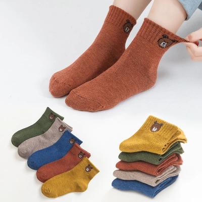 China New Breathable Fashion Colorful Flexible Flexible Durable Cotton Fabric Sports Sock for sale