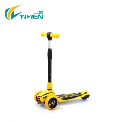 China 2019 high quality 2 color board 2 colors board folding 3 wheel kids kick scooter for sale