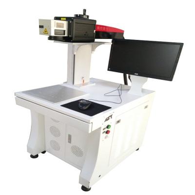 China 30W 50W High Quality Outdoor Dynamic Focus Fiber Laser Curve 3D Laser Spotting Machine For Curved Outdoor Metal for sale