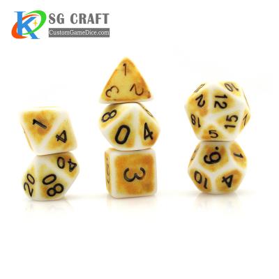 China DND Acrylic Yellow Antique RPG/DND Games Role Playing Game Dies Set, 7pcs Custom Plastic Dies Set D4-D20 No MOQ for sale