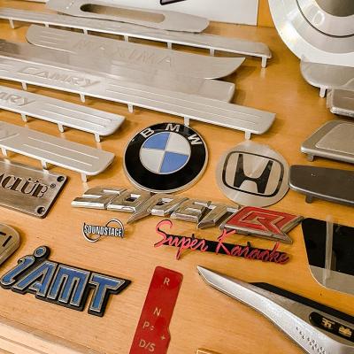 China AL Metal Color Printing Nameplate Customized Logo Metal Aluminum Nameplate for sale