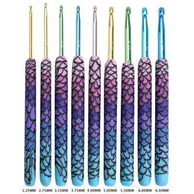 China DIY Craft Knitting Looen Wholesale 9 Pcs 2.25-6.5MM Ergonomic Crochet Hook Soft Ceramic Mermaid Handle Set Aluminum Knit Crochet Needle for sale