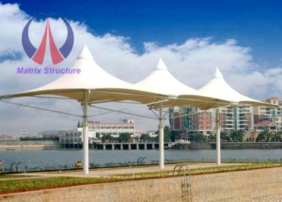 Chine La nuance permanente de parapluie structure la taille protégeant du vent du parapluie de Sun de plage 6.5m à vendre