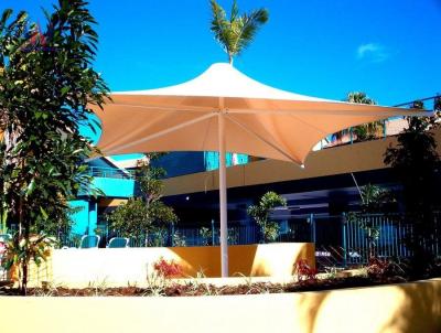 China Elegant Umbrella Shade Structures Cantilever Pool Umbrella For Water Park for sale