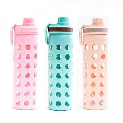 China New Style Sustainable Sports Water Bottle Silicone Sleeve Glass Bottles With Lid for sale