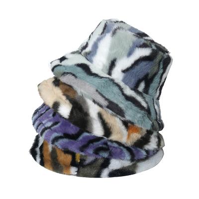 China Keep Warm New Winter Korean Plaid Leopard Plaid Print Warm Furry Plush Faux Fur Bucket Fisherman Hat For Women for sale