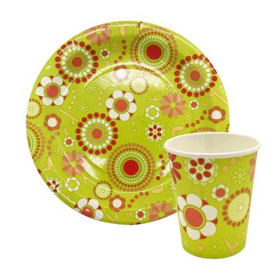 China Recycled Materials Custom Printed Disposable Green Flower Party Paper Tableware Set with Paper Napkins and Paper Spoon Straw for sale