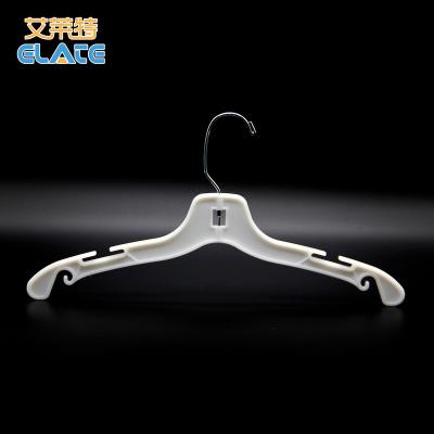 China Wholesale Durable Plastic Coat Hanger Anti-Slip White Eco-friendly PP Material for sale