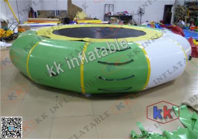 China Trampolín inflable flotante del agua del diámetro del juego los 5m del agua para saltar en venta