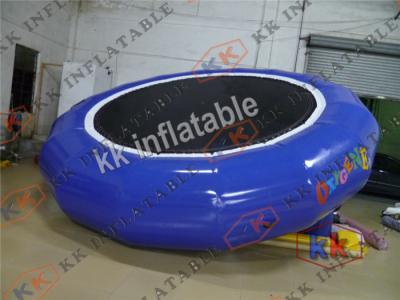 China Juego inflable de encargo del agua, juguetes inflables del verano del puente del trampolín del agua fresca en venta