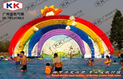 China Riesige aufblasbare Wasserrutsche-bunter Regenbogen mit PVC-Plane zu verkaufen