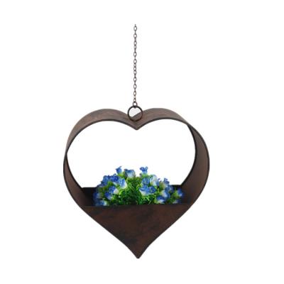 China Rusty Heart Shape Country Style Plant Hanging Pot for sale