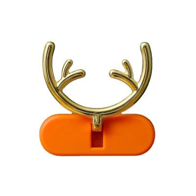 China Rustic Antlers Plug In Adhesive Stick Hanger Hooks Wall-Mounted Jewelry Rack Cable Organizer Holder for sale