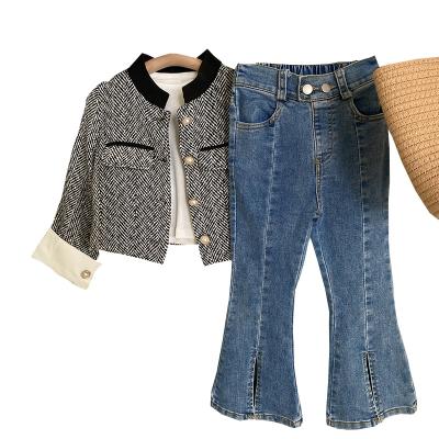 China Spring style girl 2023 girl suit breathable new little perfume style bell-bottom jeans short style suit for sale