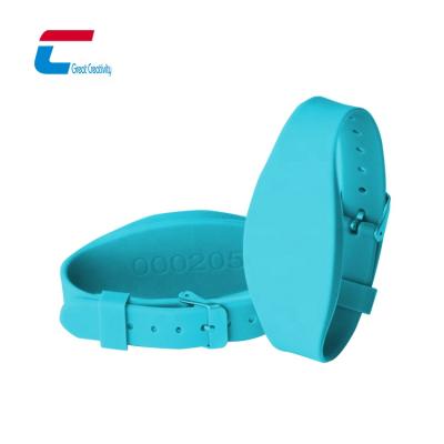 China Adjustable Silicone Rfid Wristband Good Quality Waterproof / Waterproof 125Khz /13.56mhz Nfc Rfid Wristband for sale