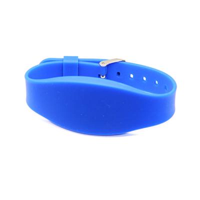 China Access Control Wristband RFID Tag Silicone RFID Wristbands Social Distancing Long Term for sale