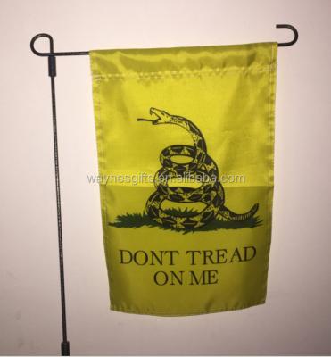 China Custom decorative snake hanging /dont tread on me garden flags for sale