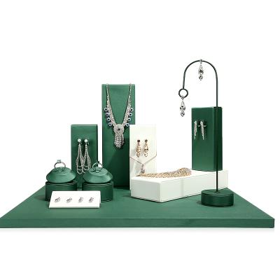 China Newest New Customized High Quality Green Gypsophila Jewelry Display Props Leather Set for sale