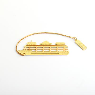 China Custom China City Building Golden Ship Landmarks With Chain for sale