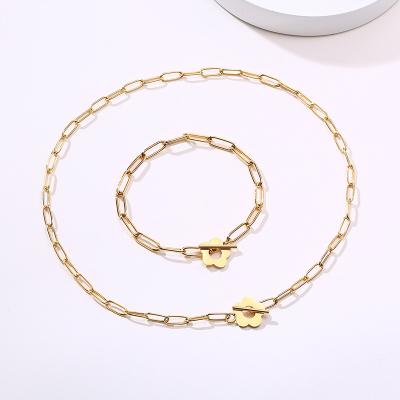 China Small Fashionable Cute Clavicle Chain Petal OT Choker Flower Summer Elegant Chain Necklace for sale